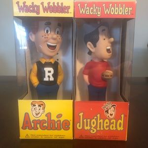 Wacky wobbler Archie and Jughead